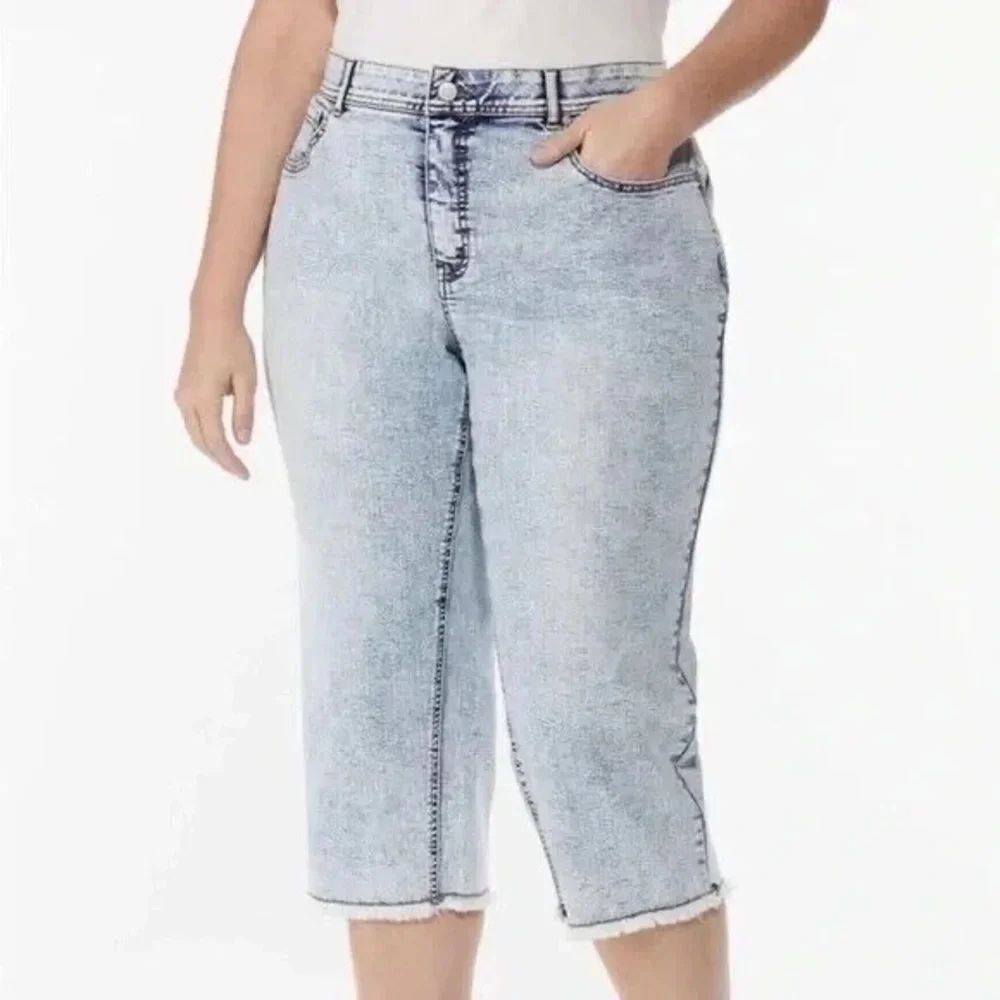 ❄️ Cato | Plus Size Cropped Acid Wash Jeans Various Sizes Available.